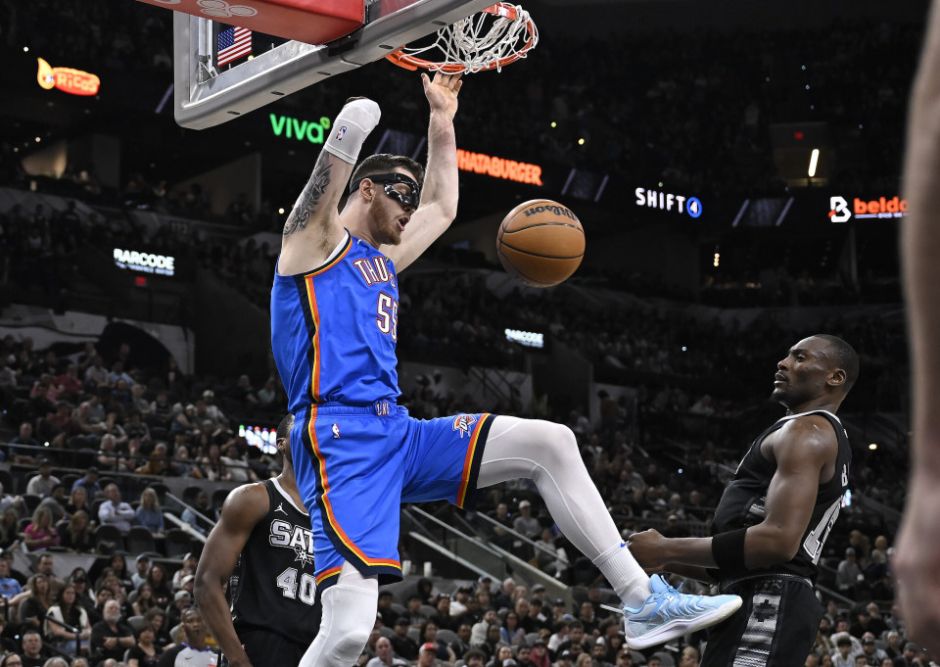 包含NBA季后赛开拓者再次战胜雷霆，领先系列的词条